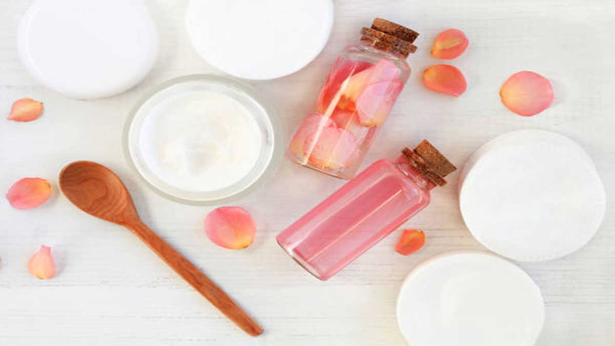rose water 1 1 Benefits of Rose Water: A natural boon for skin