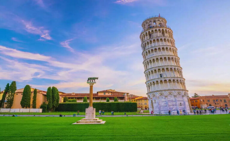 Pisa की झुकी मीनार: एक रहस्यमयी इमारत