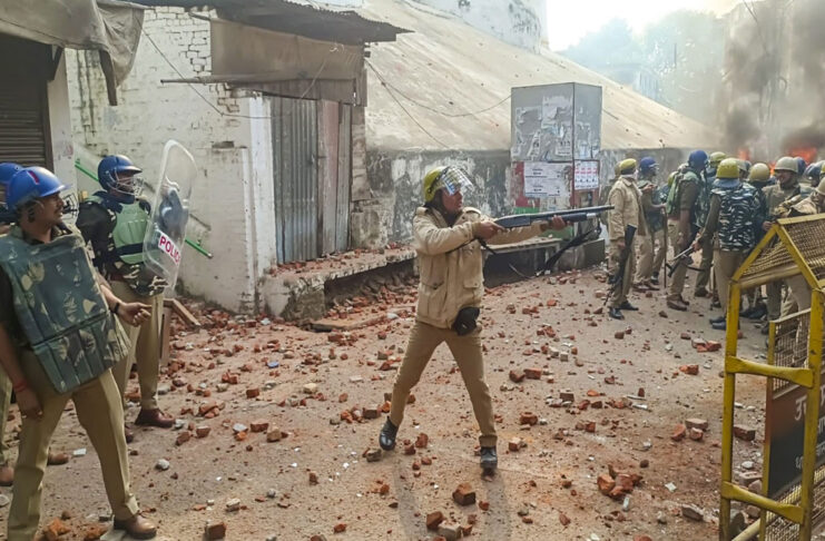 Internet and schools closed due to violence over mosque survey in UP's Sambhal