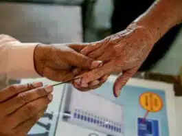 UP: Big action by Election Commission during voting in by-election, 7 policemen suspended