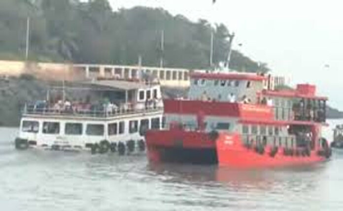 Boat capsizes near Gateway of India in Mumbai, 30 to 35 people stranded in sea