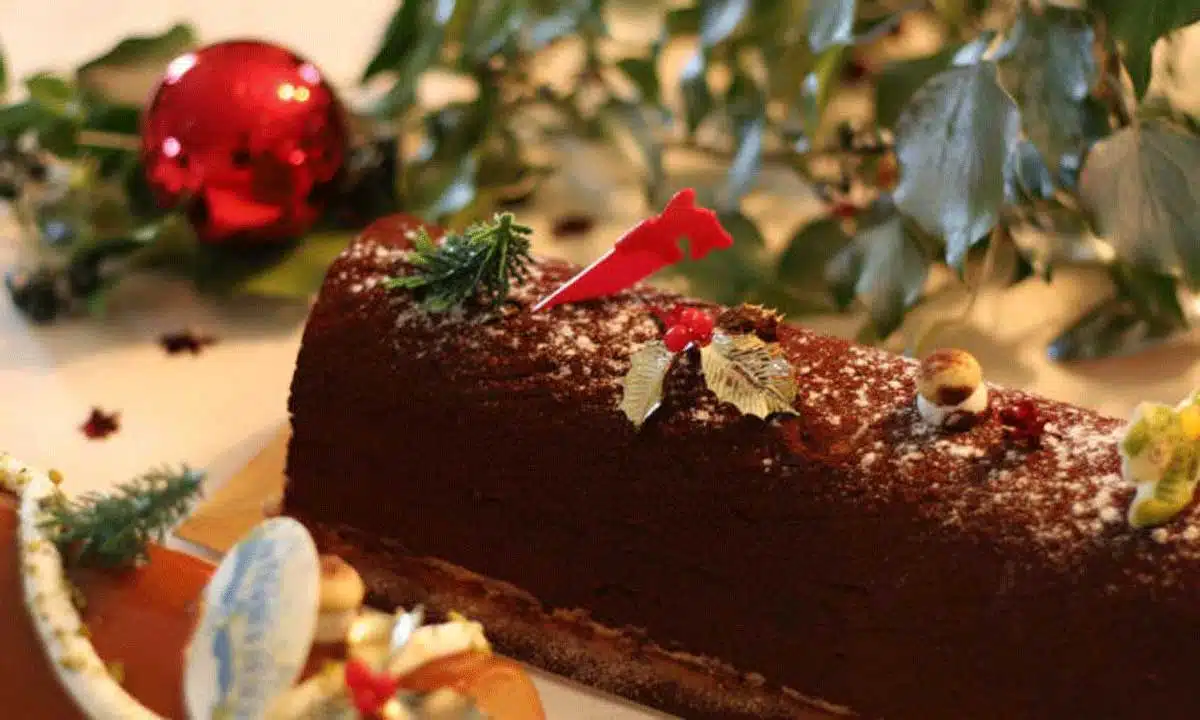 5 Christmas Cakes From Around the World That Will Make Your Holidays Even Sweeter