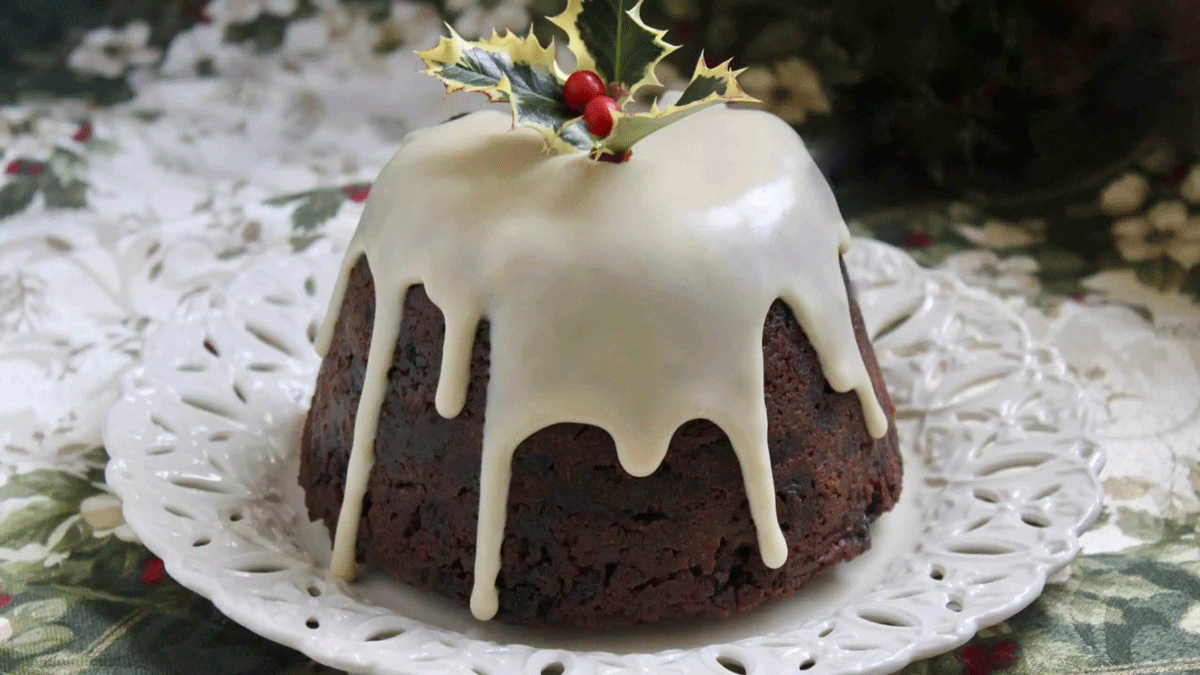 5 Christmas Cakes From Around the World That Will Make Your Holidays Even Sweeter