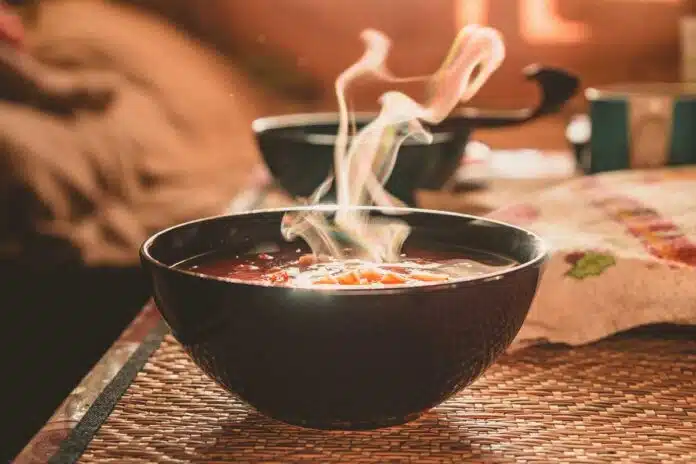 5 easy ways to keep your food warm in winter