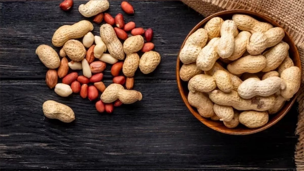 6 unique benefits of eating peanuts in winter