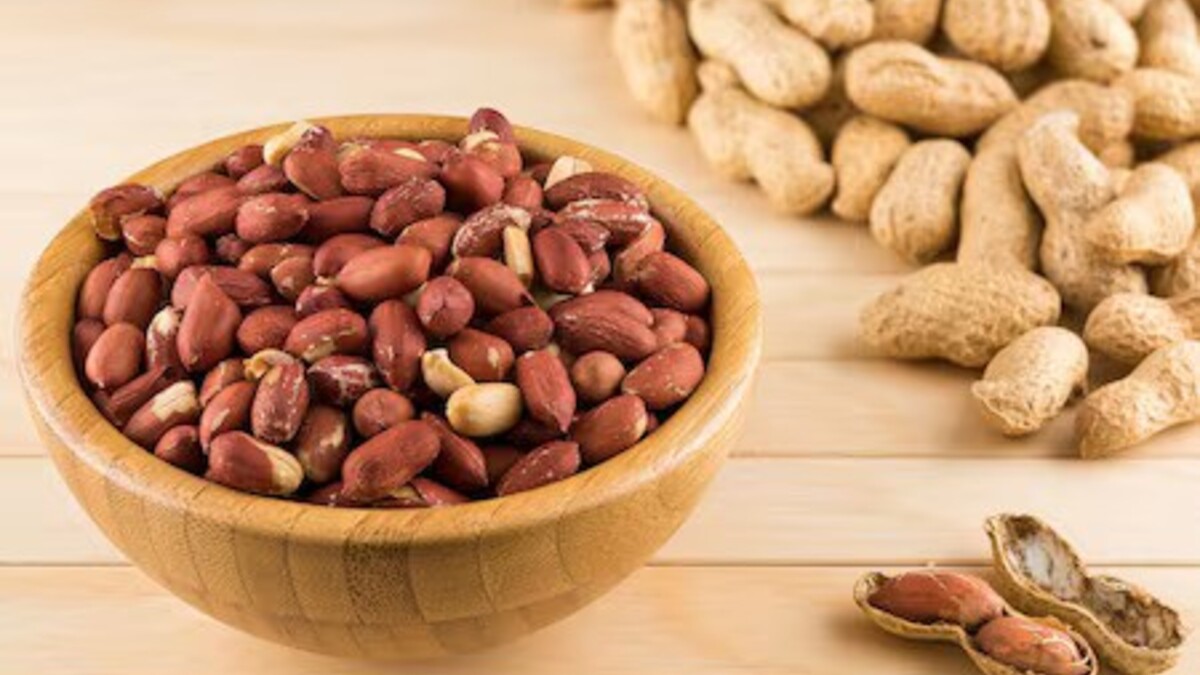 6 unique benefits of eating peanuts in winter