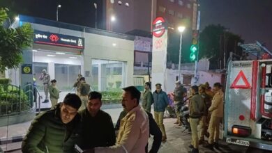 Bomb threat at railway and metro stations in Lucknow, police called it a rumor