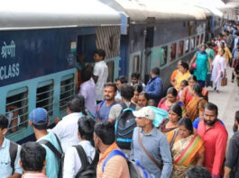 Central Railway will run 48 special trains in Mumbai, Pune and Kochuveli for Christmas and New Year, starting from