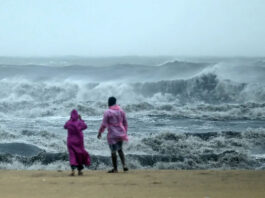 Cyclone Fengal weakened, 3 people died in Chennai, Army started rescue operation in flood-hit Puducherry.