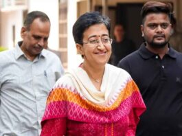 Delhi CM Atishi inspected the Mohalla bus services