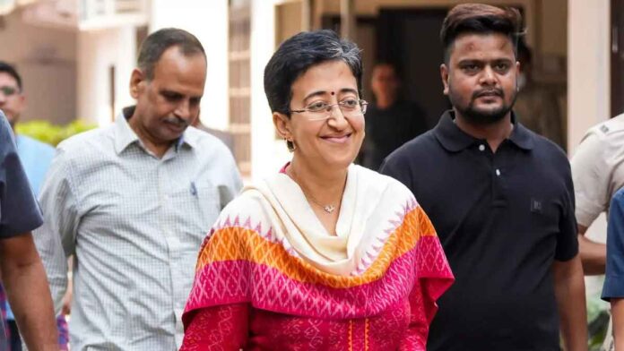 Delhi CM Atishi inspected the Mohalla bus services