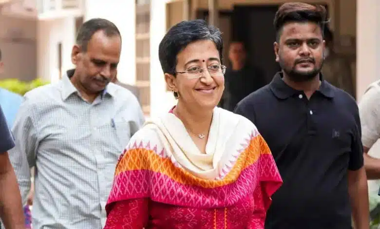 Delhi CM Atishi inspected the Mohalla bus services