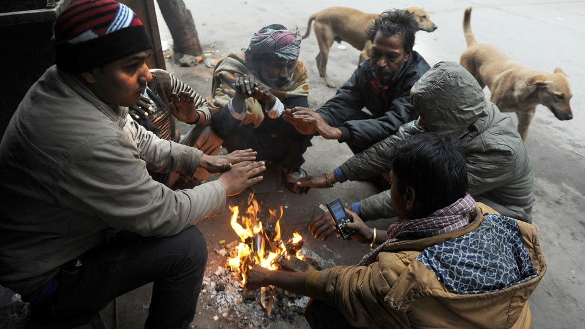 Shivering cold hits Delhi, temperature is continuously decreasing