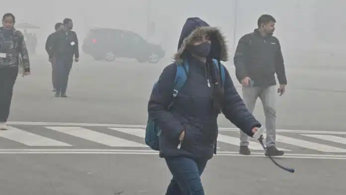 Delhi: The city's temperature remained at 9 degrees Celsius amid cold wave, 'poor' AQI recorded