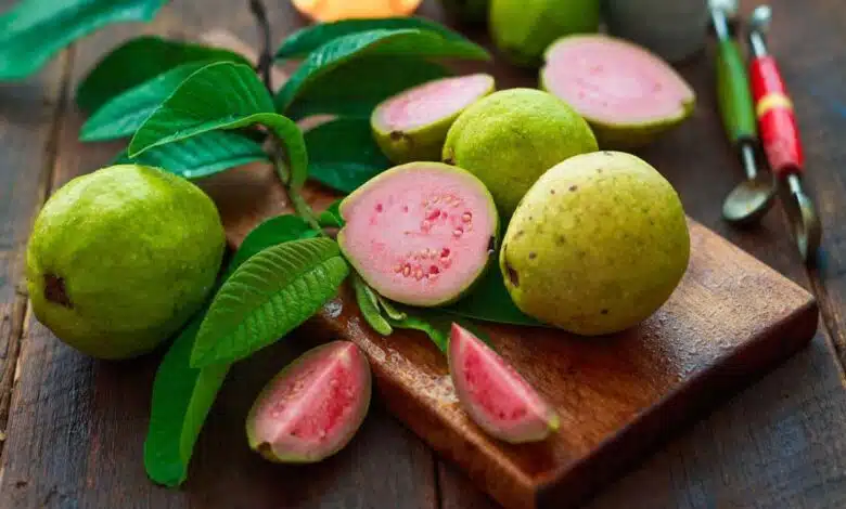 Eating Guava in winter provides relief from these problems