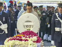 King of Bhutan and Foreign Minister of Mauritius attend the funeral of former PM Manmohan Singh