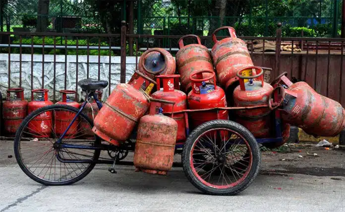 Commercial LPG cylinder prices increased by Rs 16.5