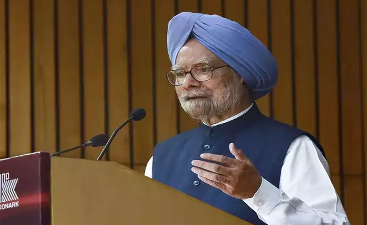 PM Modi pays tribute to Manmohan Singh at his Delhi residence