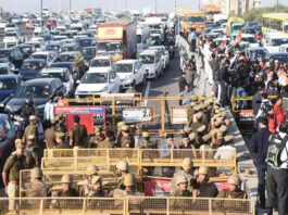 Heavy traffic jam on Delhi-Meerut Expressway before Rahul Gandhi's Sambhal tour