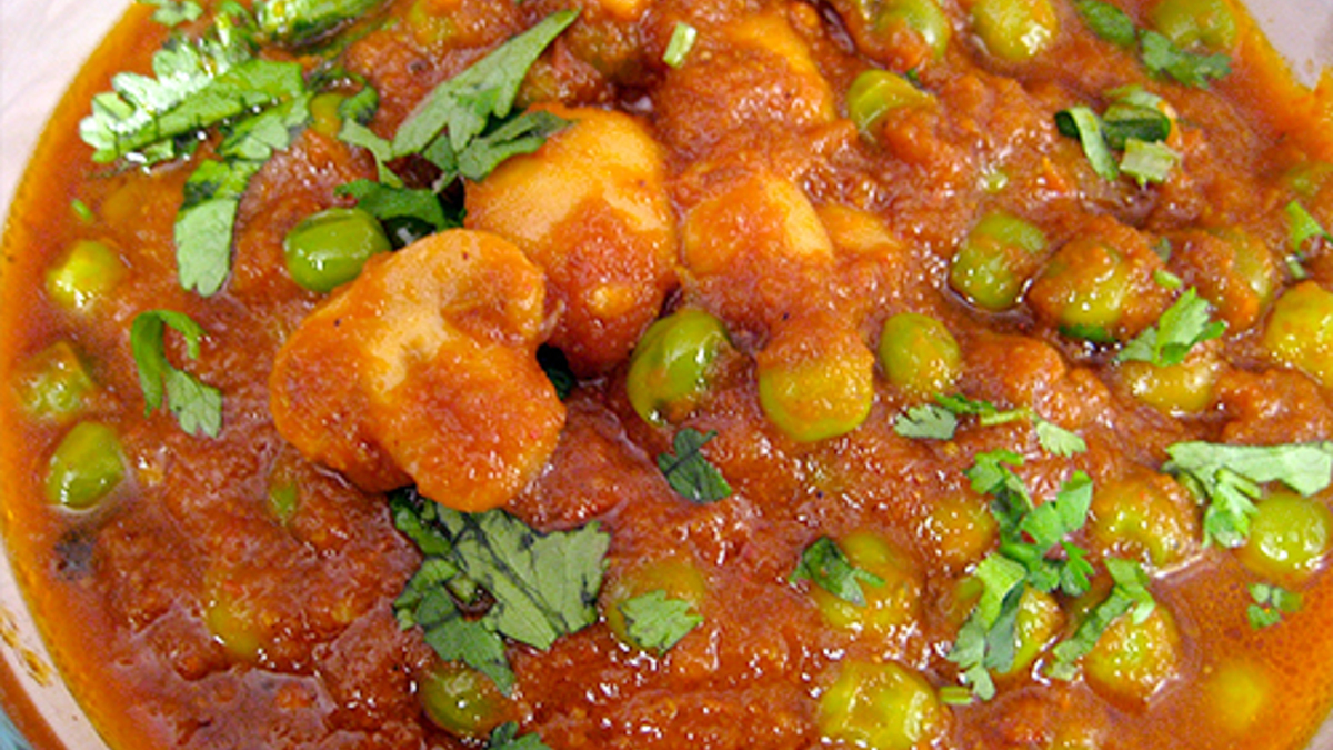 Pea mushroom masala recipe for winter