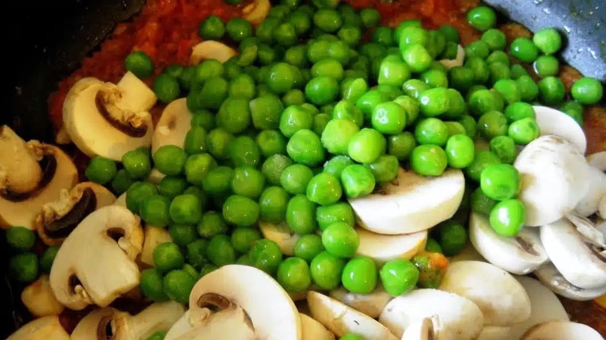 Pea mushroom masala recipe for winter