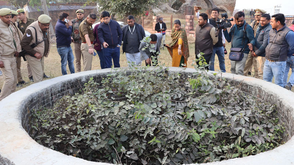 Inspection for the preservation of ancient heritage in Sambhal