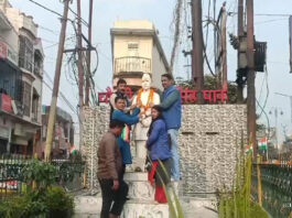 Garland was offered at the statue of Baba Bhimrao Ambedkar in Sambhal, UP