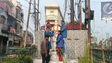 Garland was offered at the statue of Baba Bhimrao Ambedkar in Sambhal, UP