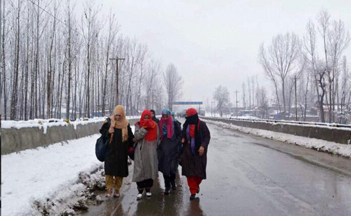 Srinagar recorded the coldest night of the season, minimum temperature was -5.4 degrees Celsius.