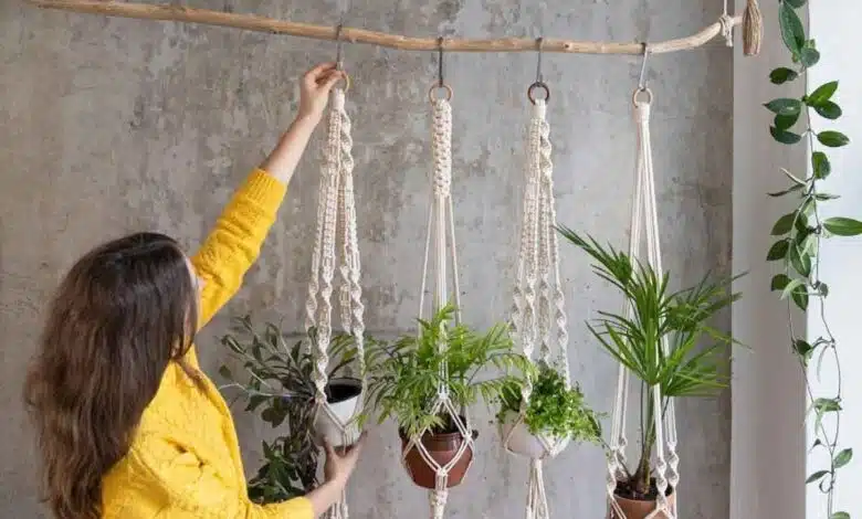 Step-by-step guide to making a macrame plant hanger