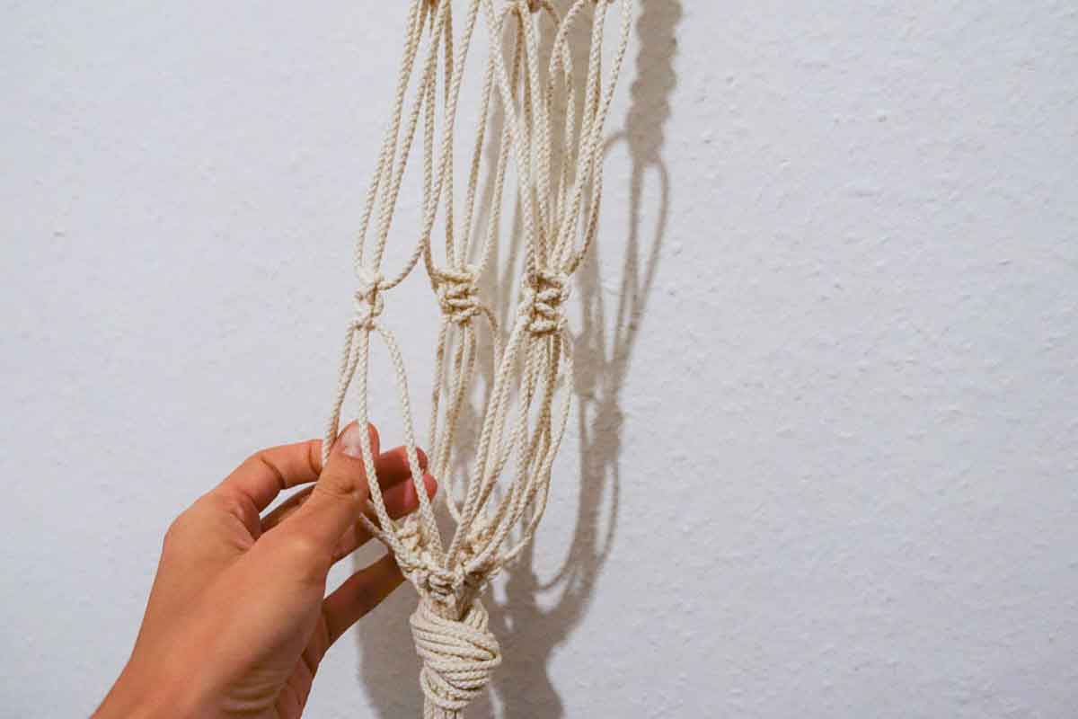 Step-by-step guide to making a macrame plant hanger