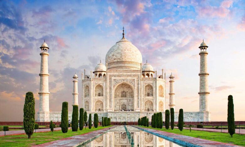 Taj Mahal received bomb threat, Agra police searched the monument