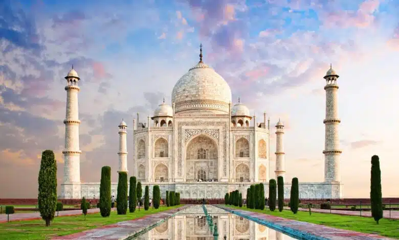 Taj Mahal received bomb threat, Agra police searched the monument