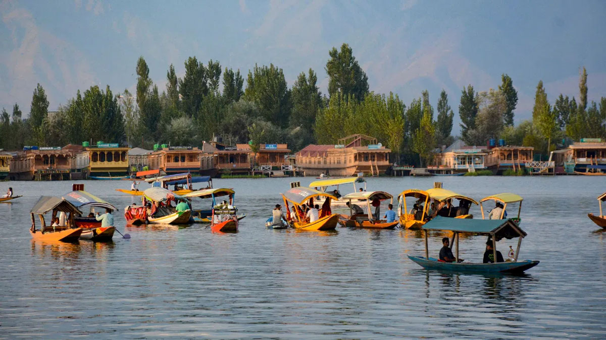 Asia's first water transport service 'Uber Shikara' available in Srinagar