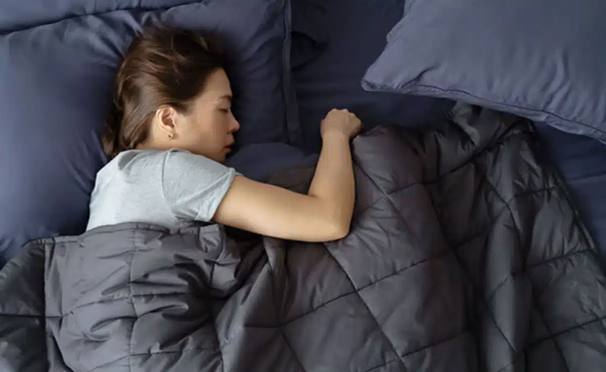 What is a weighted blanket? Know how it helps you get a good night's sleep during winters