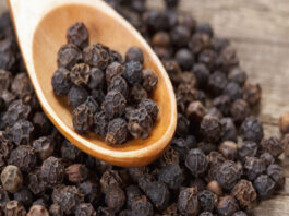 Health Benefits of Eating Black Pepper Regularly