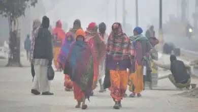 Shivering cold hits Delhi, temperature is continuously decreasing