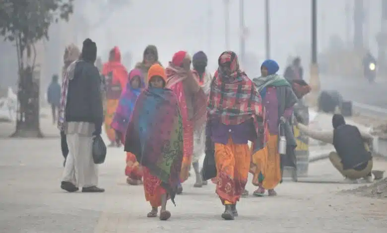 Shivering cold hits Delhi, temperature is continuously decreasing