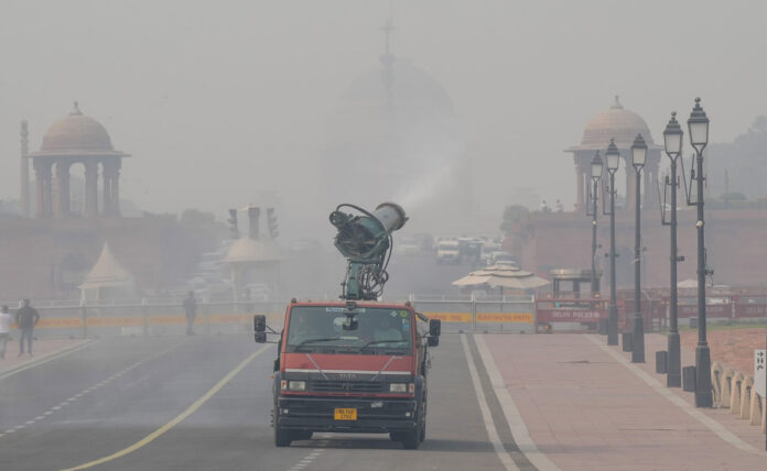 Temperature reaches 5.9 degrees Celsius in Delhi, air quality 'severe' for the second day