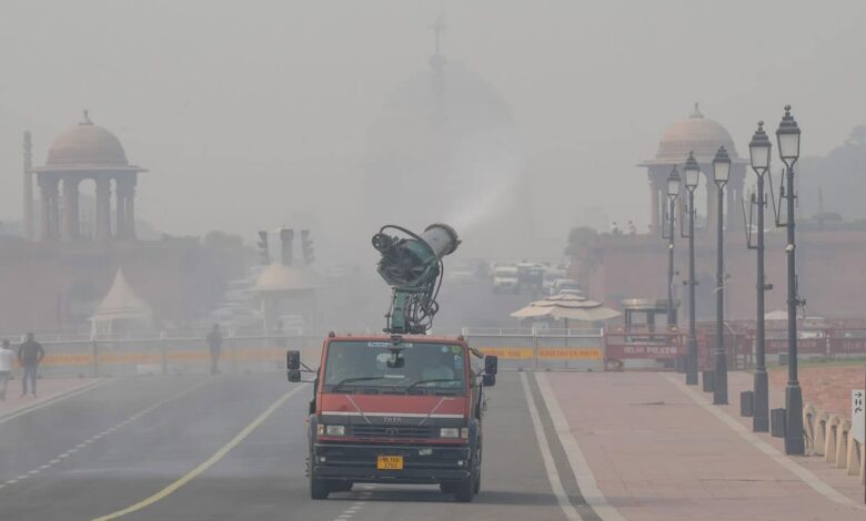 Temperature reaches 5.9 degrees Celsius in Delhi, air quality 'severe' for the second day
