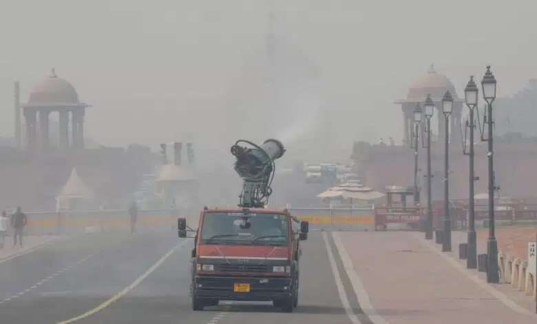Temperature reaches 5.9 degrees Celsius in Delhi, air quality 'severe' for the second day