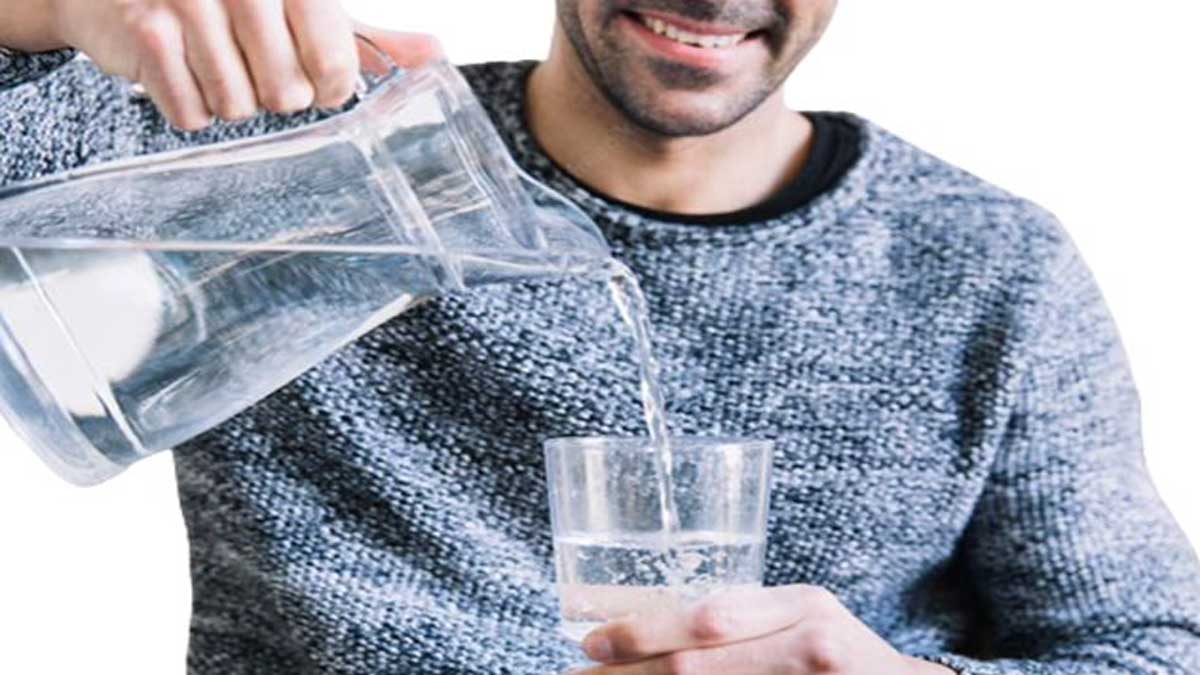 Benefits of drinking hot water in winter
