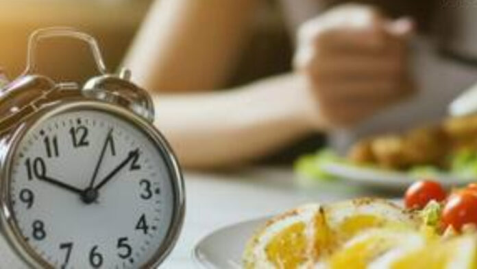 What is the right time to eat food: complete information