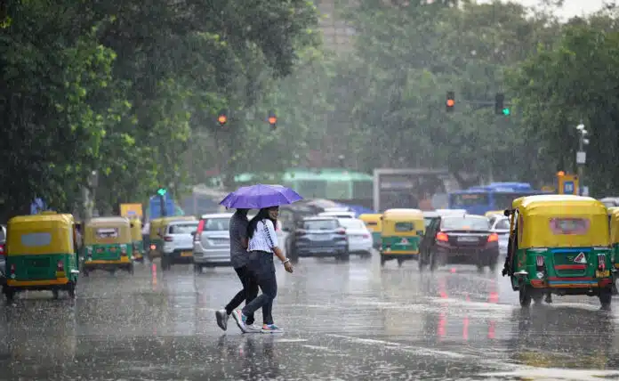 Delhi Weather Update: Light rain in the national capital, IMD predicts more rain