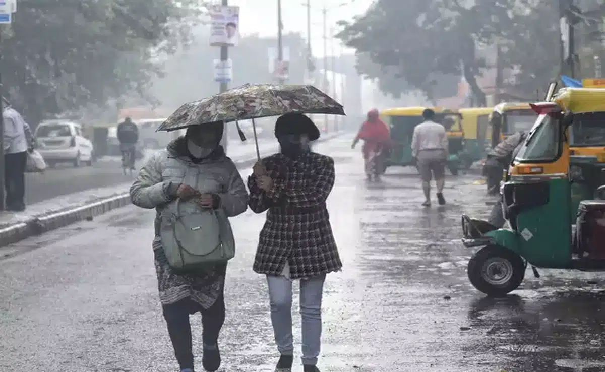 Delhi Weather Update: Light rain in the national capital, IMD predicts more rain