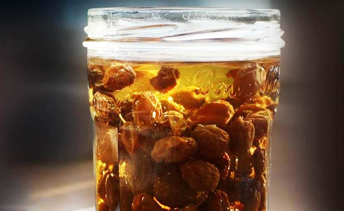 Know the benefits of drinking Raisin water on an empty stomach in the morning