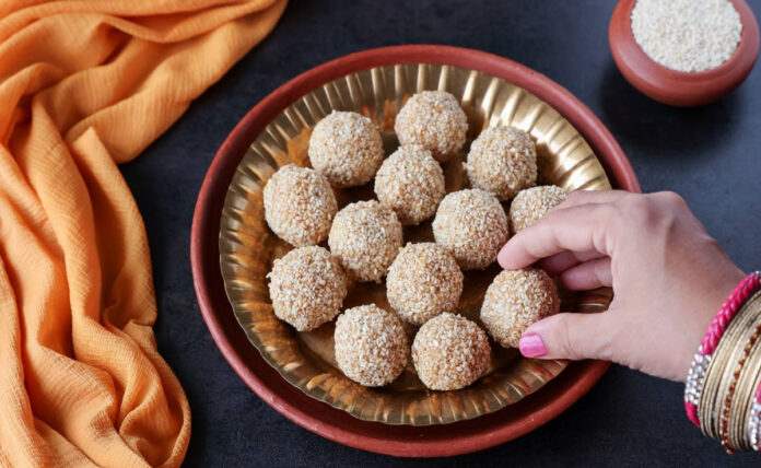 Til Ke Laddu: Easy recipe to make this delicious winter sweet