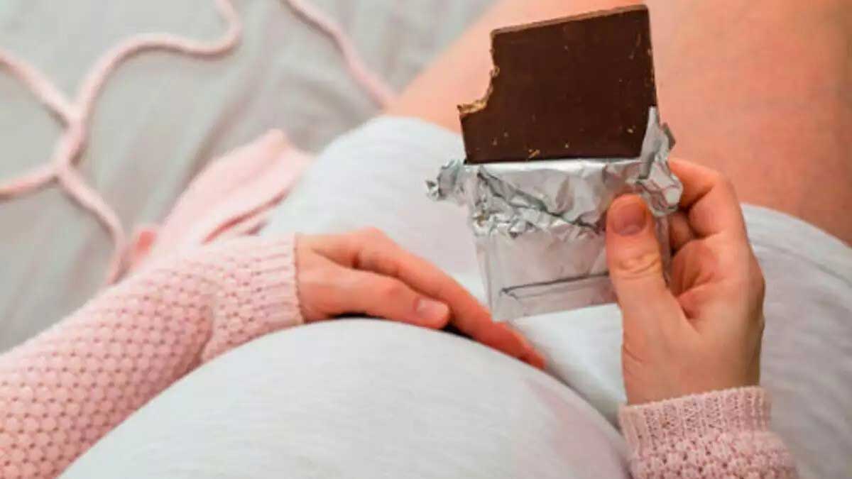 Benefits of eating dark chocolate during pregnancy