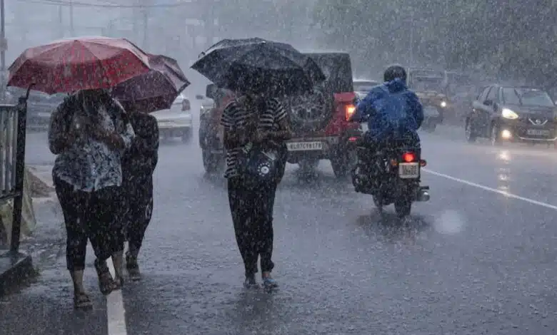 Chance of rain in Delhi-NCR, IMD shares update on fog and temperature