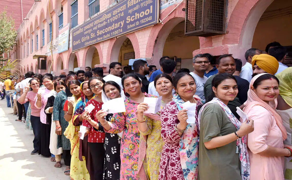 Congress launches 'Jeevan Raksha Yojana', promises health insurance of Rs 25 lakh